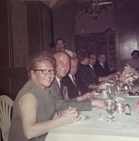 Rodiče na dinner party, New York 1976
