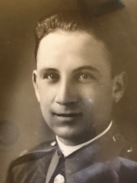 Otec Victor v uniformě československé kavalérie, 1923–1924