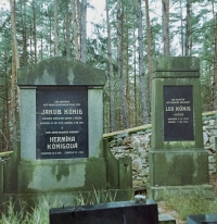 Hrob Victorovy babičky a dědečka, židovský hřbitov u Radobylu u Příbrami ve středních Čechách 