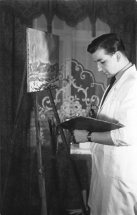 Pamětník maluje Ještěd, přibližně v roce 1949