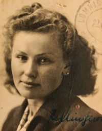 Jaroslava Kotlabová, 20 years old, 1952