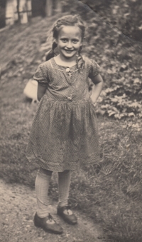 Her mother Hilda, Stroužné 1939