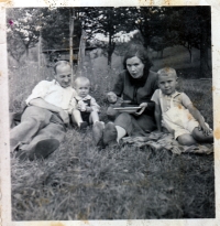 S rodiči a bratrancem