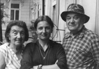 Ludmila Seefried-Matějková s rodiči v Mariánských Lázních koncem 60. let 