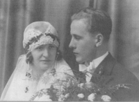 Svatební foto rodičů - Marie a Jaroslav Čurdovi, rok 1929