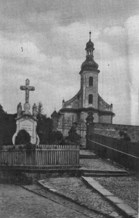 Historická fotografie kostela svaté Markéty v Hlučíně
