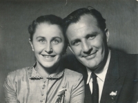 Rodiče Darja a Alfréd Kocábovi, 1952