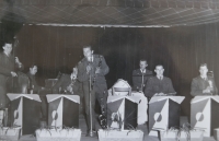 Jiří Kupilík při hudebním vystoupení