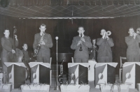 Jiří Kupilík při hudebním vystoupení