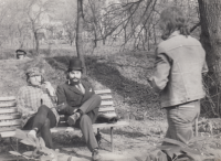 Natáčení experimentálního filmu Pes baskervillský, který režíroval Jaroslav Formánek, 80. léta 20. století