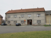 Budova bývalého statku rodiny, dnes pošta a byty, stav 2016