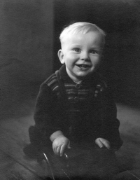 Vratislav Cvejn v roce 1952