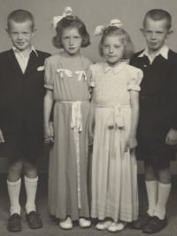 Děti Kalousovy, František, Zlata, Miroslava, Bohuslav, 1946
