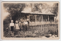 Děti na prázdninách, Josef Hons zcela vlevo, 1933