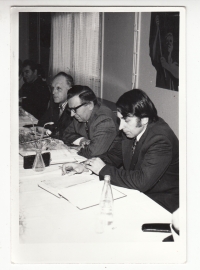 Hospodářský rozbor, Hons třetí zprava, únor 1977