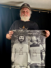 S plakátem Vodňanského a Skoumala, 2022