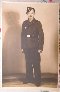 Jan Dražan vojín v uniformě Wehrmachtu