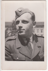 Josef Hons na vojně, 1964