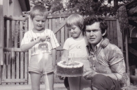 Manžel Svatoslav s dětmi Ilonou a Daliborem, 70. léta