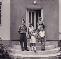 Miluše Řezaninová with her mother Vlasta, father Richard and brothers Richard and Vlastimil, 1950s