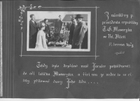 Jaroslava Bouzková, matka pamětnice, s prezidentem Masarykem při jeho návštěvě Velké Bíteše, 1928