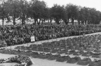 National funeral in Terezín on September 16, 1945 (photo by Karel Šanda)