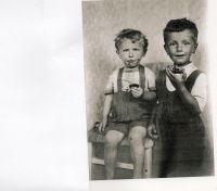František Radkovský s bratrem Janem, 40. léta