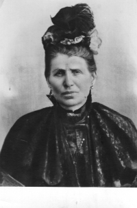 Babička pamětnice Isabella Lustigová na přelomu 19. a 20. století