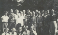 Základní škola Kunvald, Zlata Kalousová v horní řadě třetí zleva, 1953