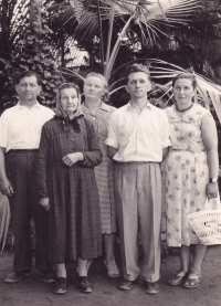 From right: mother Vlasta, father Richard, ????, grandmother Cecílie, father's brother František