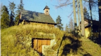 The cave near Mieczysława Faryniak's house in Červená Skala, where she originally lived and where she also hid the Reisz family. There is a chapel above the cave. 