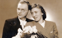 Wedding photo of the parents of Annelies Klapetková - Štěpánka and Vilém Pavlík, 1942
