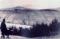 Mieczysława Faryniak and her view from the shelter at Červena Skala. 
