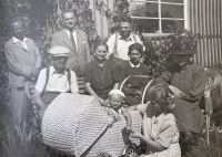 Rodina Lakomých v Litovli v září 1944