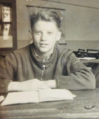 Jiří Hradecký na základní škole, 50. léta 20. století