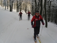 Božena na tréninku na Bukové hoře, 11. března 2009, vzadu Marie Málková a Miroslava Veselá