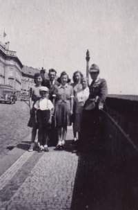 Dědeček Hugo s rodinou v Praze
