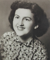 Eva Knihová, rozená Stránská, po prvním propuštění, 1953