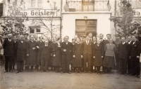 Geislerův dům s hostincem a betonárkou ve Slaném, začátek 30. let