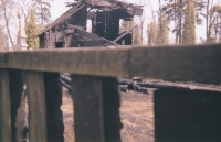 Unikátní dřevěný kostel v Ostravě - Hrabové po zničujícím požáru 2. dubna 2002