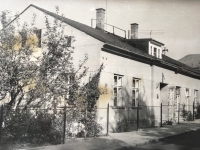 Dům v Jeronýmově ulici v Turnově, kde postupně bydleli prarodiče, rodiče a pamětnice se svým manželem