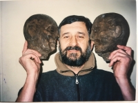 Fotka na PF 1998, Karel Hajn se svými výtvarnými díly