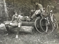 Rodinný výlet na kole místo povinného průvodu na 1. máje 1982