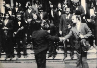 Houslový koncert na karlovarské Mlýnské kolonádě pod dirigentským vedením Luboše Rychvalského