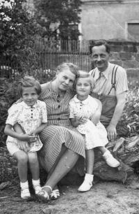Family friends, Mrs. and Mr. Košt'ál with the witness (bottom right) and her sister Věra, 1940