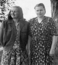 S Ilonou Košťálovou v Bělé pod Bezdězem, 1951