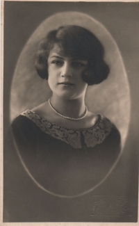 Luděk Roubíček's mum at the age of 18, 1925