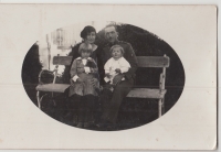 Pohlednice s přáním k Novému roku, rodina Nováčkova