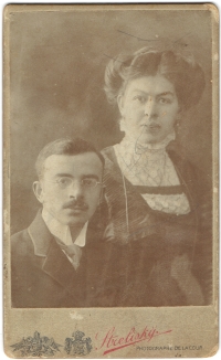 Rodiče Margit a Maximilian Toffler, kteří byli v roce 1942 deportováni do Polska a zavražděni