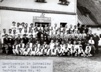 Sportovní spolek ve Slaném, před Čejpovou hospodou, 1931